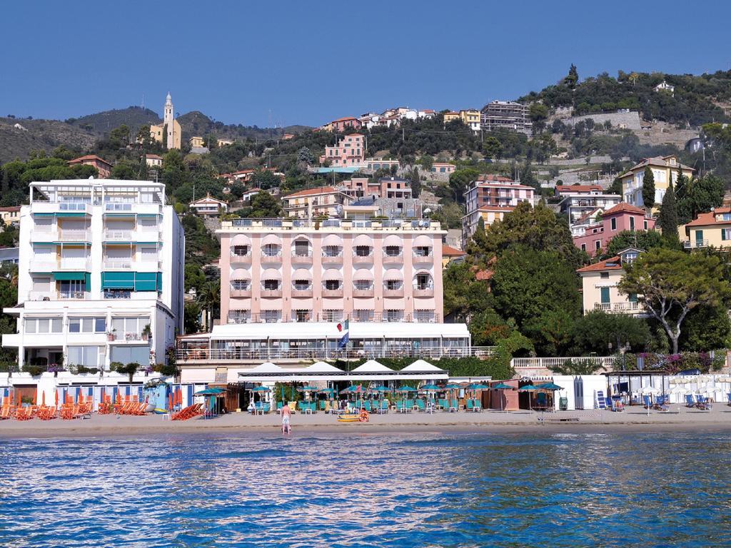 Hotel Regina Alassio Exterior photo