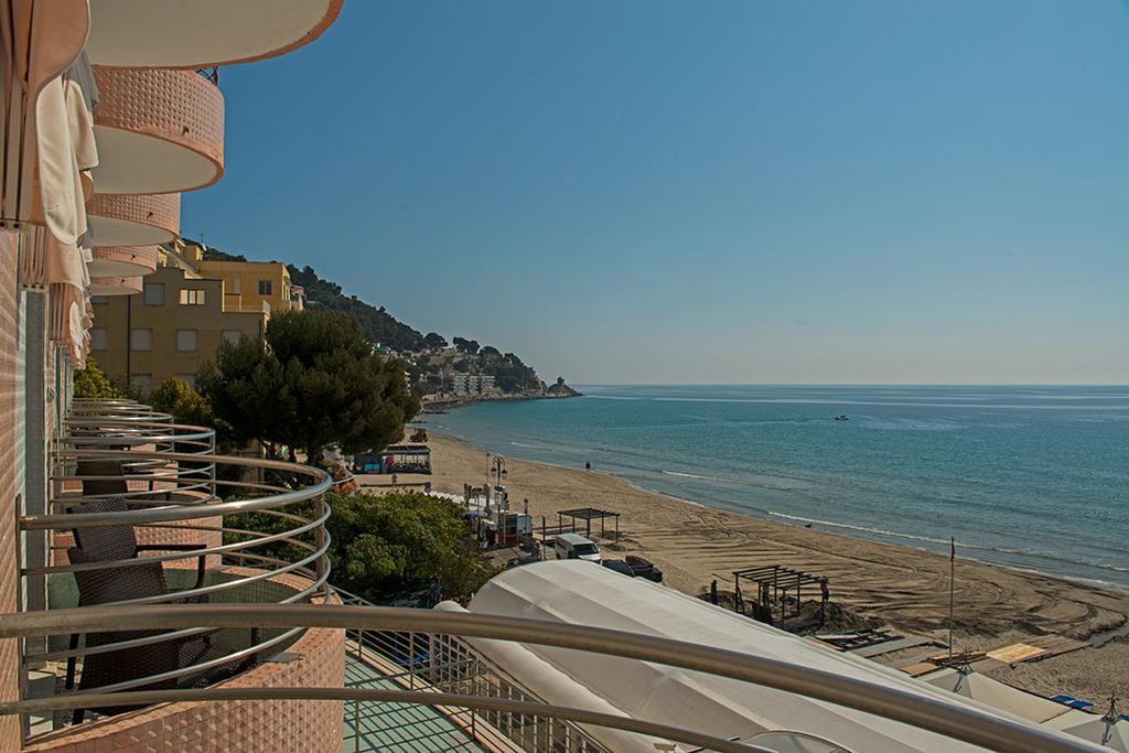 Hotel Regina Alassio Exterior photo