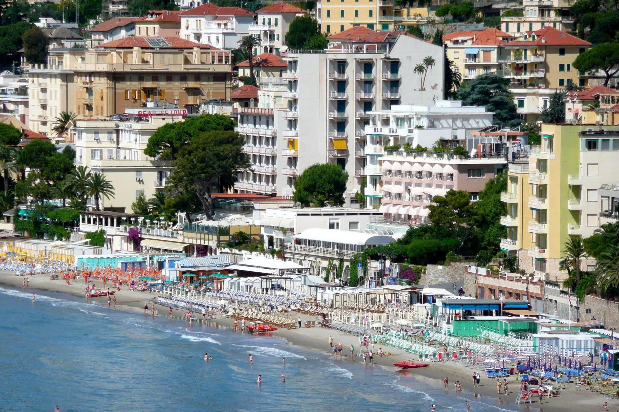 Hotel Regina Alassio Exterior photo